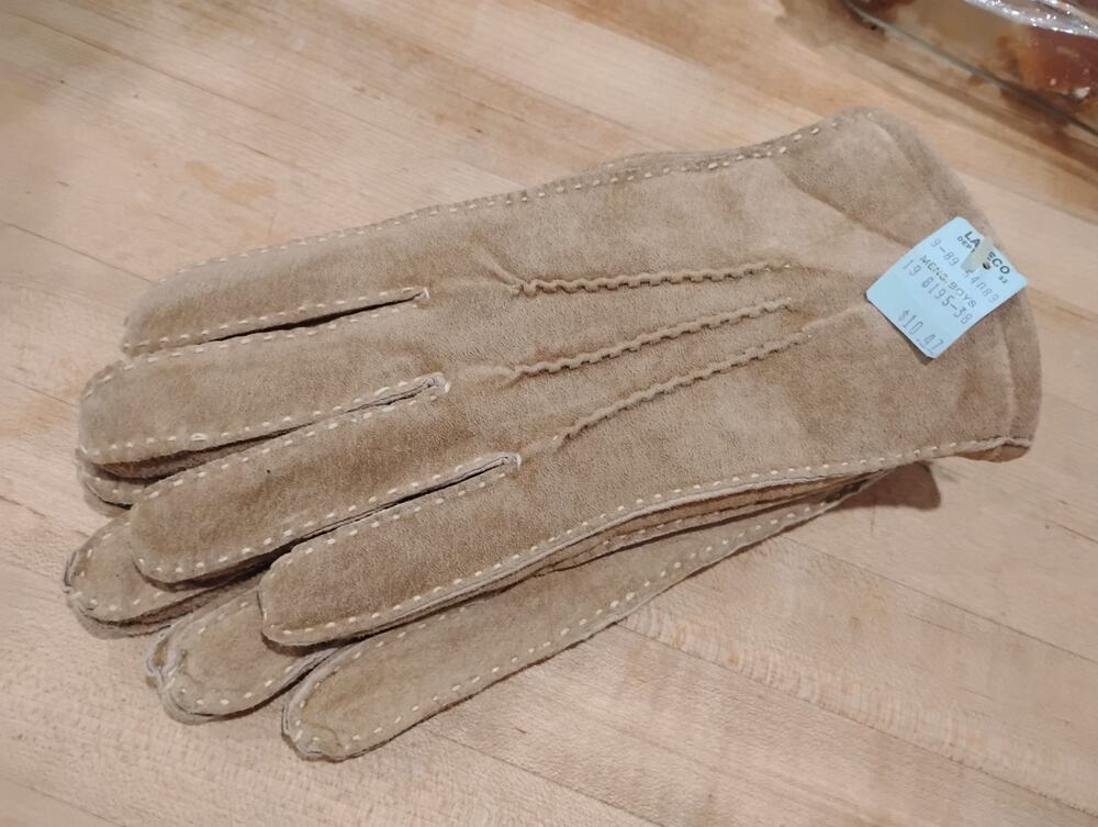 New Old Stock Vintage Spalding Men's Medium Suede Leather Beige Winter Gloves...